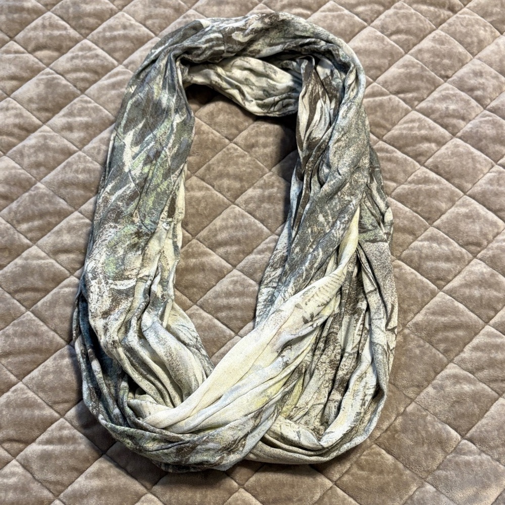 Elegant Camo Patterned Scarf